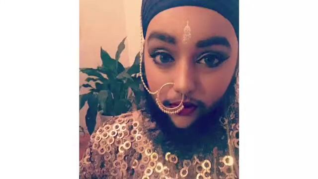 GABADHA UGU GARKA WAYN CALAMKA (HARNAAM KAUR)