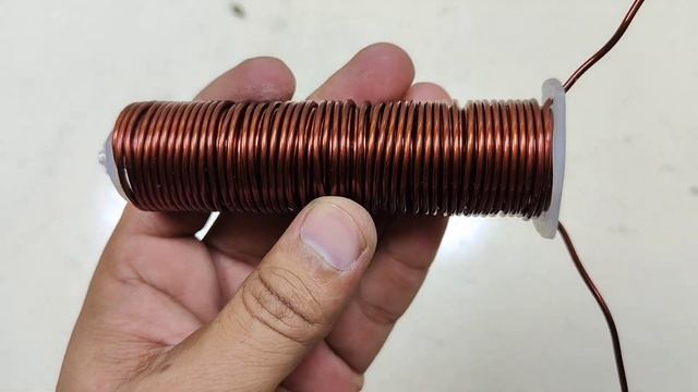 I turn big disposable syringe 💉 into 235v 12000w electric 💡 generator смотреть онлайн