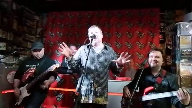 Мамбо Джа. 42 - размер ноги пионерки.