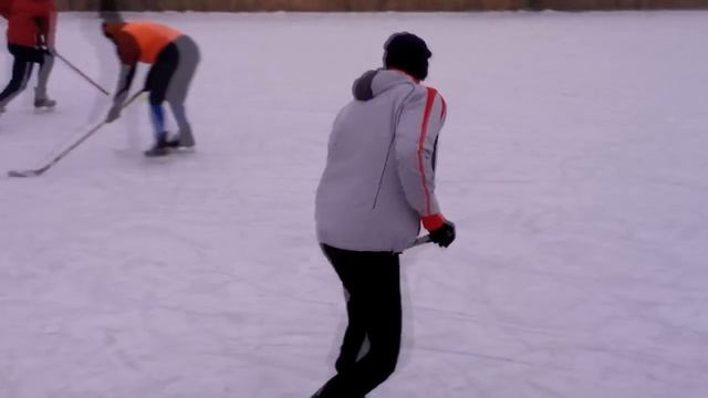 Футболисты «Ведрича-97» сыграли в хоккей смотреть онлайн