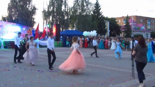 Вот как надо! Русский танец выпускников. Волчья Александровка
