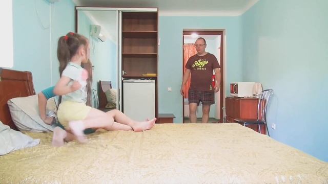 Дети попали на остров с мороженом! смотреть онлайн