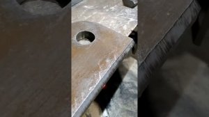Ручной плазморез Powermax 105 в действии,на заводе в Европе.