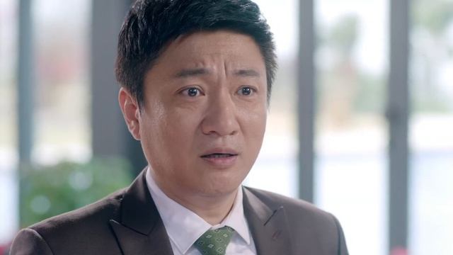 小三笑話妻子土，怎料妻子一袭白色裹身裙大氣現身晚宴，全場老總眼睛都看直了！ смотреть онлайн