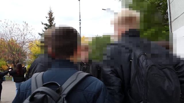 ТРУДОВИК ОБМАТЕРИЛ СЕМИКЛАССНИКОВ В ШКОЛЕ №149