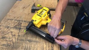 Dewalt Narrow Crown Stapler DCN681 End Cap change