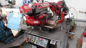 Полуавтоматические ленточнопильные станки Karmetal серии KDG