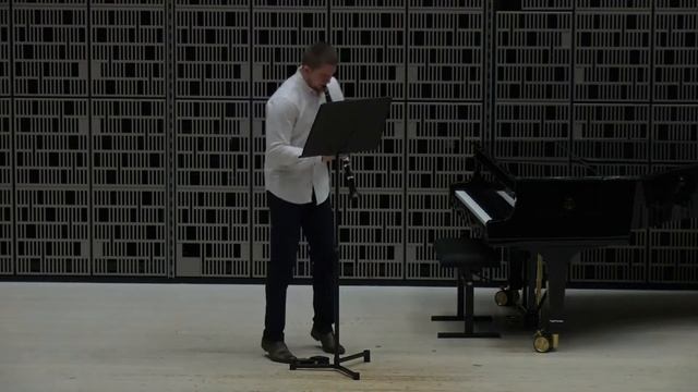 Elliot Carter - Gra