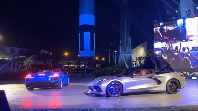 GM Released the Official C8 Convertible Mid Engine Corvette Spyder and C8.R. смотреть онлайн