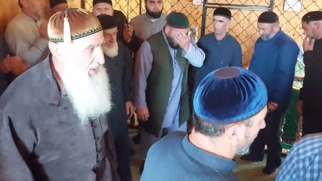 Зикр на зиярате Шейха Умар-Хаджи Андийского 17.07.2024г смотреть онлайн