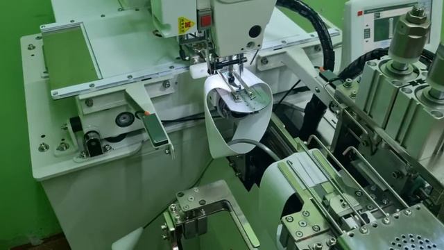 Швейная машина. Автомат для сшивания резинки в кольцо. смотреть онлайн