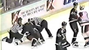 Gerard Gallant vs Shane Churla (rough) - Apr 14, 1992