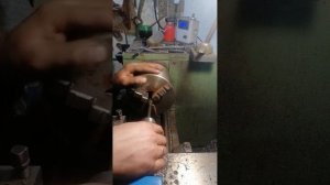 центровка задней бабкой.