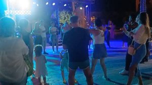 rehana royal beach hotel 5. вечерняя дискотека под живую музыку