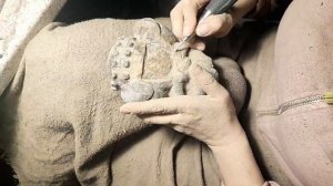 Видео из костерезной мастерской: резьба по кости и создание скульптуры от начала и до конца