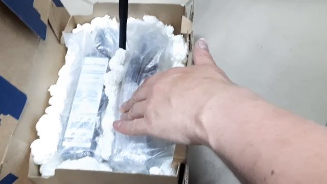 Противоударная упаковка своими руками с помощью монтажной пены.