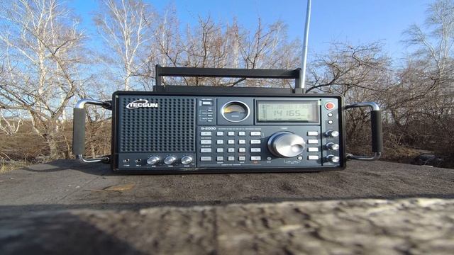 Слушаем радиолюбителей на улице, диапазон 10, 15, 20 и 40 метров, Tecsun S-2000, 05.04.24. смотреть онлайн