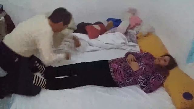 Dr. Stephen Bruce BERMAN, BSEE, MS, DC adjusts entire family in Barcelona, Spain - 5 of 10 смотреть онлайн