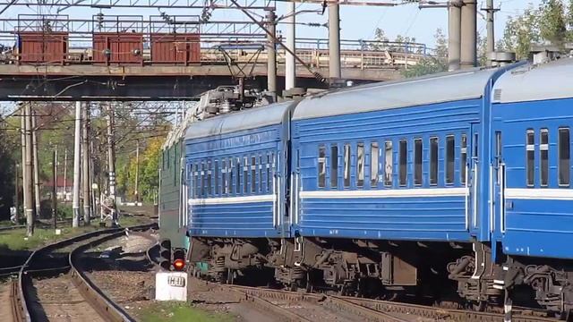 Электровоз ВЛ80Т-1164. Отправление со станции Красне смотреть онлайн