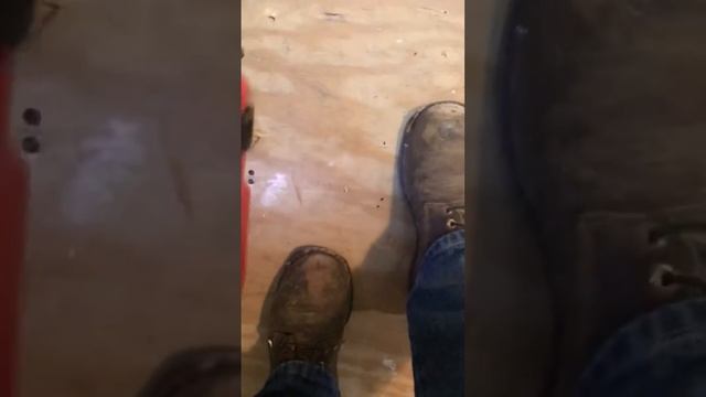 Milwaukee M18 nail gun 2744-20 Nice but overheat too quickly смотреть онлайн