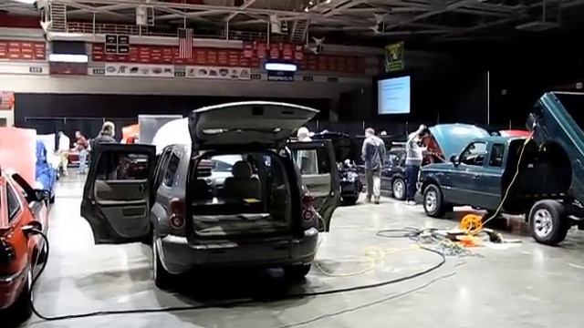 Sept 27, 2012 - EVCCON Day 2 - On The Road Again, Show Me Center, & Old Motor смотреть онлайн