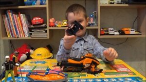 Bruder Toys. Cнегоход и лыжник.