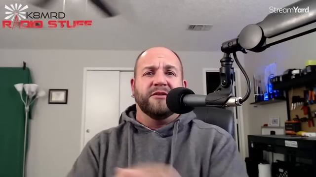 Icom IC-705 VS Icom IC-7300