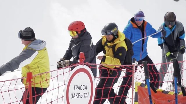 Спасение райдера. 3 апреля. Упал с обрыва во фрирайде. смотреть онлайн