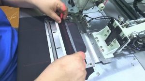 Карман в рамку с двумя листочками и клапаном.