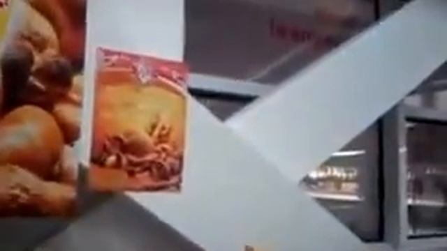 Крыса бегает по прилавкам с хлебом смотреть онлайн