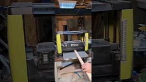 Рейсмусовый станок Ryobi RAP1500G в работе
