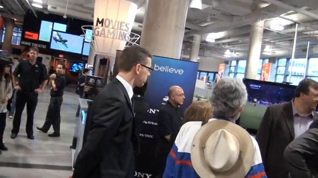 Future Shop's Eric Stockner recaps Sony's 3D TV & content event in Toronto смотреть онлайн