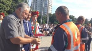 Новая техника и рекордная зарплата в Мариуполе