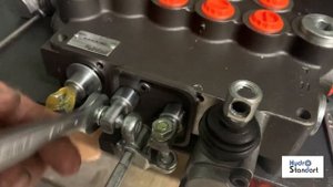 Установка джойстика на гидрораспределитель. How to install joystick to Badestnost P80 valve