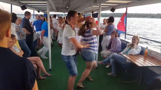 Сальса на теплоходе смотреть онлайн