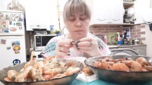 КУШАЮ КРЕВЕТКИ Впервые Этот МУКБАНГ вы и я запомним на долго ЭТИ ГЛАЗА ХВОСТЫ ЛАПЫ