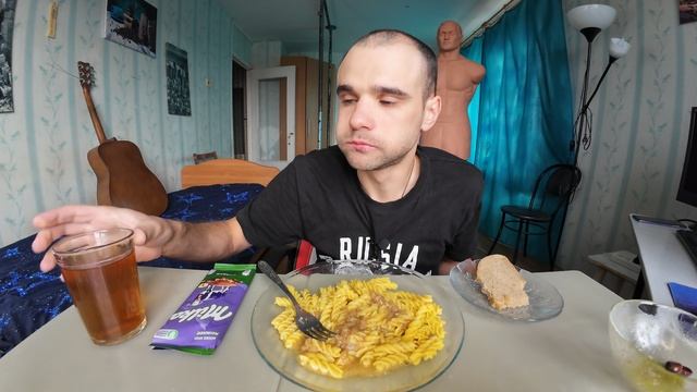 МУКБАНГ МАКАРОНЫ / ТЕФТЕЛИ / ХЛЕБ / ЧЕСНОК / ШОКОЛАД Milka / ОБЖОР / EATING MUKBANG ASMR АСМР