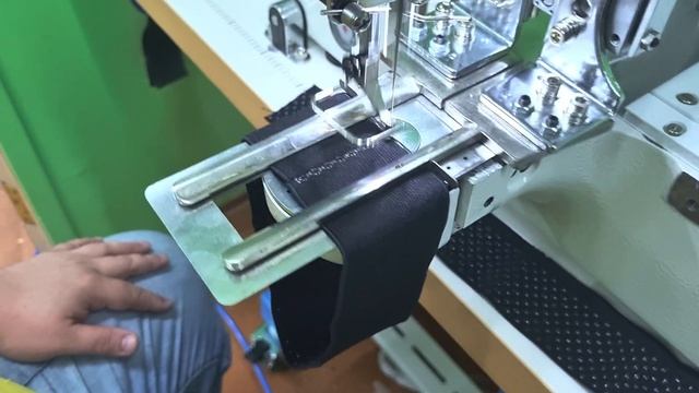 Швейная машина программируемой строчки для сшивания резинки в кольцо на базе Jack JKT2210. смотреть онлайн