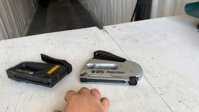 Dewalt Carbon Fiber Stapler- Your new best range buddy! смотреть онлайн