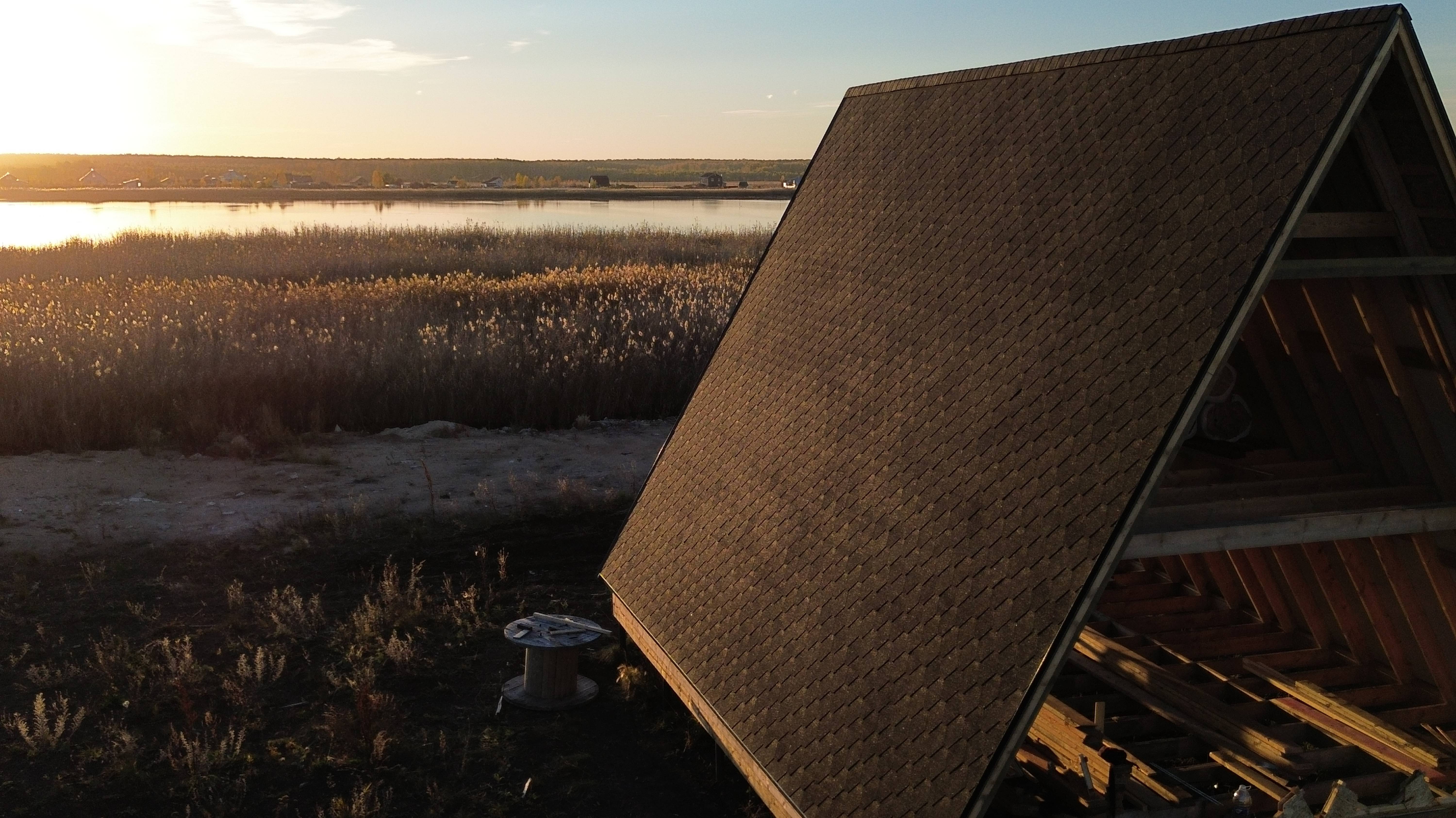 А-фрейм на берегу озера смотреть онлайн