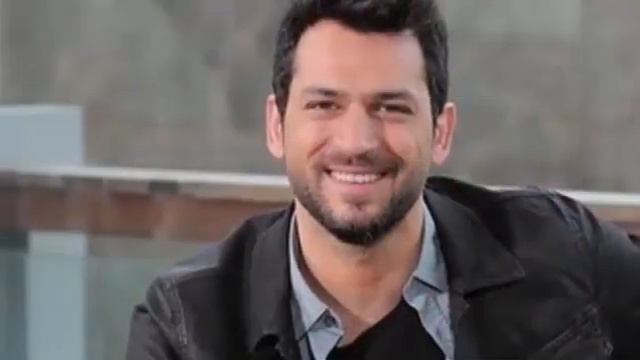 Мурат Йылдырым сделал оценку с режиссером, чтобы сыграть с Озге Гюрель! смотреть онлайн