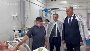 Абдулмуслим Абдулмуслимов посетил пострадавших на пожаре сотрудников МЧС