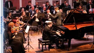 Донецкая филармония встречает друзей: на сцене в столице ДНР пианист из Москвы Олег Землянский