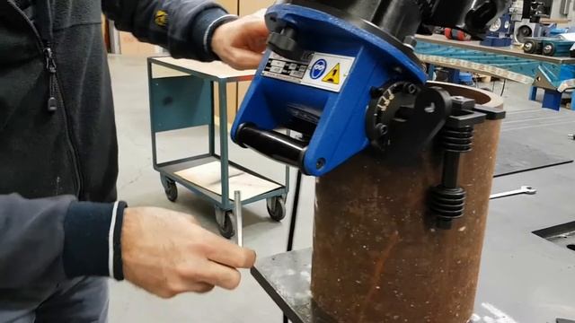 Новая роликовая направляющая для кромкореза OMCA смотреть онлайн