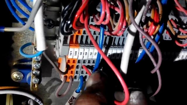 лифт отис едет на большой скорости при открытой двери шахты!!! cut