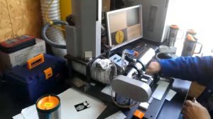 Процесс лазерной гравировки на цилиндрической поверхности