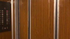 Грузовой советский лифт (Ленинский 30/1 8 подъезд)