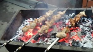 Жарка шашлыка на бездырочном мангале. Версия 2024 года Жир не воспламеняется никогда!