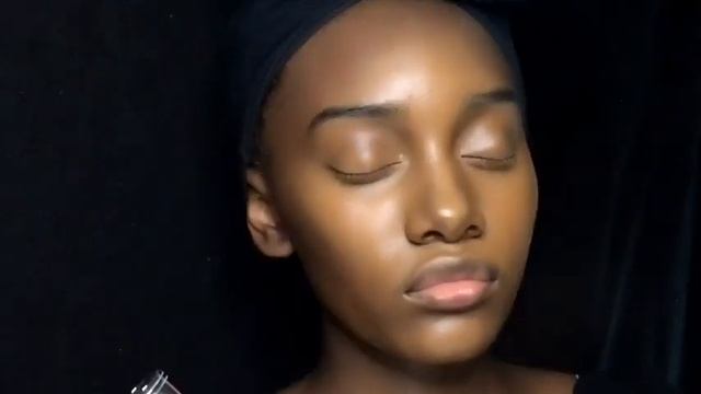 Natural HD Foundation Makeup Tutorial for WOC 😍🍫👸🏽🤎 Graftobian Inclusion Palette + Airbrush ✨ смотреть онлайн