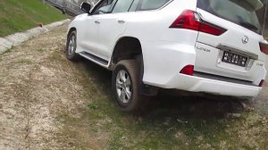 Lexus LX450d (2016): Диагональное вывешивание